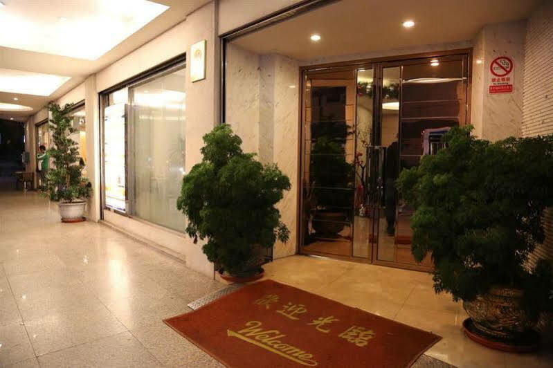 New California Hotel Hszintien Kültér fotó